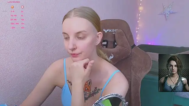 Snapshot of Fluffy_muffin_ chatting on February 22, 9:33 am Fluffy muffin online show from February 22, 9:33 am