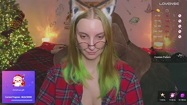 Snapshot of Fluffy_muffin_ chatting on December 17, 8:19 am Fluffy muffin online show from December 17, 8:19 am