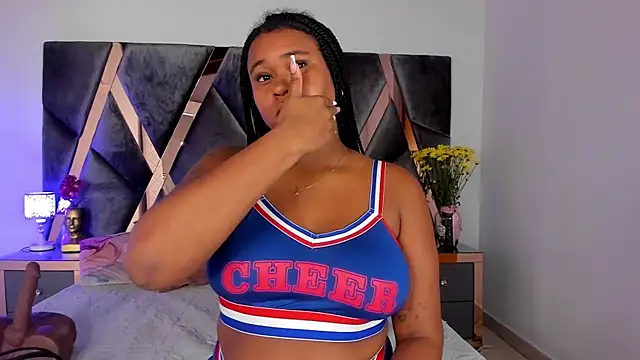 Snapshot of Milan_ebony chatting on June 27, 11:38 am Milan ebony online show from June 27, 11:38 am