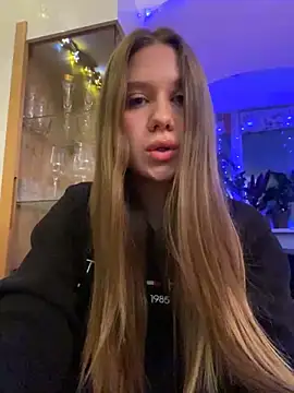 Bodee Cat  online show from December 6, 3:06 pm