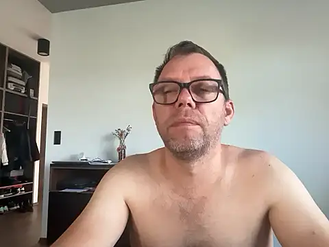 Snapshot of xmnbx77 chatting on October 14, 7:31 am xmnbx77 online show from October 14, 7:31 am