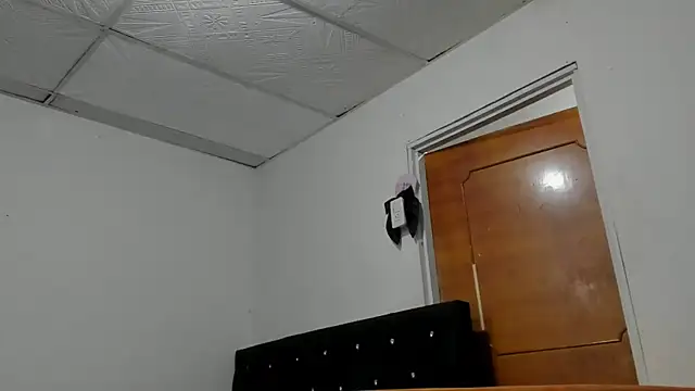 Snapshot of chloe_evanx_ chatting on January 18, 10:17 pm chloe evanx  online show from January 18, 10:17 pm