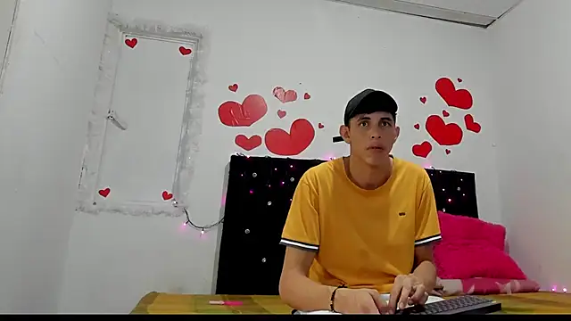 Snapshot of chloe_evanx_ chatting on February 26, 3:32 pm chloe evanx  online show from February 26, 3:32 pm