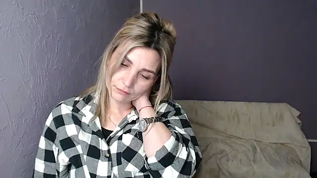 Snapshot of _sexy_lady chatting on February 21, 4:59 pm sexy lady online show from February 21, 4:59 pm