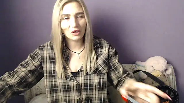  sexy lady online show from December 18, 1:15 pm