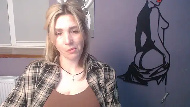  sexy lady online show from April 7, 12:40 pm