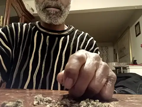 Snapshot of yasohw chatting on January 15, 8:51 am yasohw online show from January 15, 8:51 am