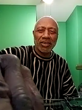 Snapshot of yasohw chatting on December 13, 8:04 pm yasohw online show from December 13, 8:04 pm