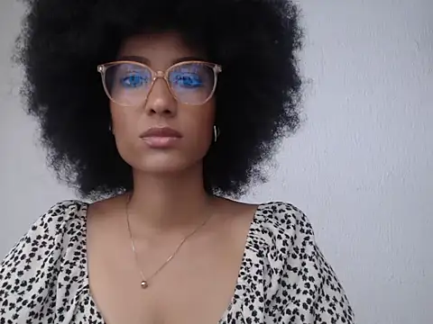 violettamartins online show from April 21, 7:53 pm