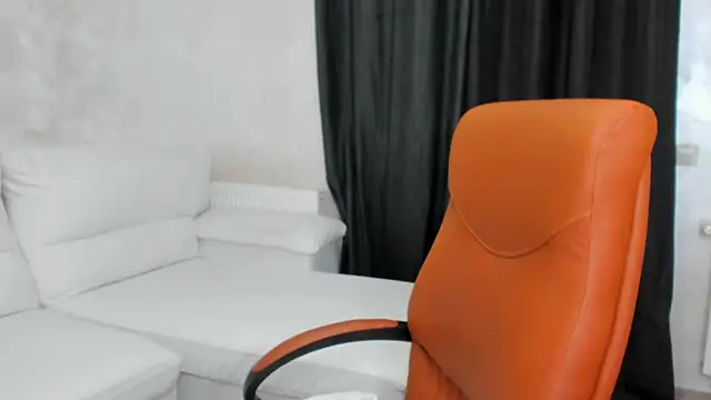 DiamondVelour online show from January 6, 9:00 pm