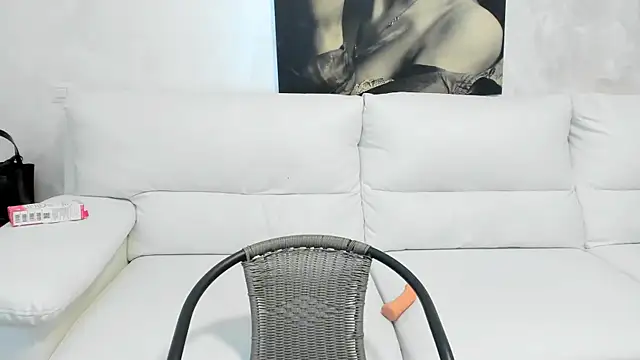 DiamondVelour online show from January 17, 11:51 pm