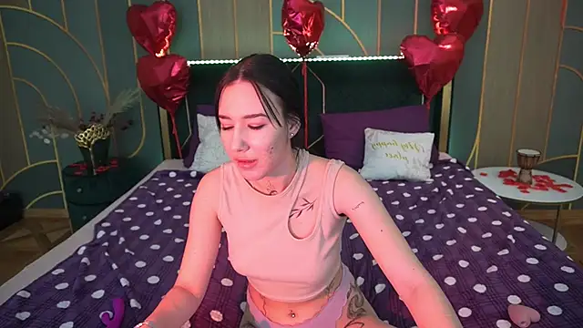 NikkiGoldSide online show from March 2, 8:03 pm