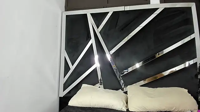 Snapshot of Sofia-candyht chatting on March 19, 9:05 pm Sofia-candyht online show from March 19, 9:05 pm