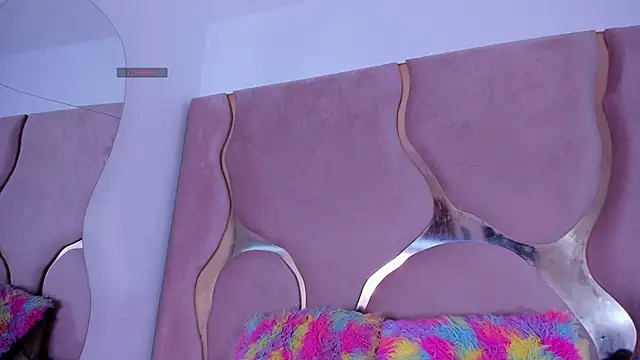 Snapshot of Sofia-candyht chatting on June 21, 9:31 pm Sofia-candyht online show from June 21, 9:31 pm