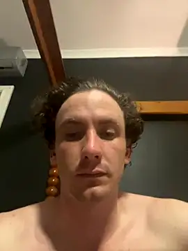 bradleyjamesmc online show from December 5, 9:34 pm