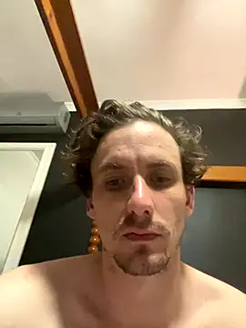 bradleyjamesmc online show from November 15, 9:08 pm