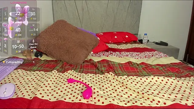 tammy  brown online show from December 4, 12:04 pm