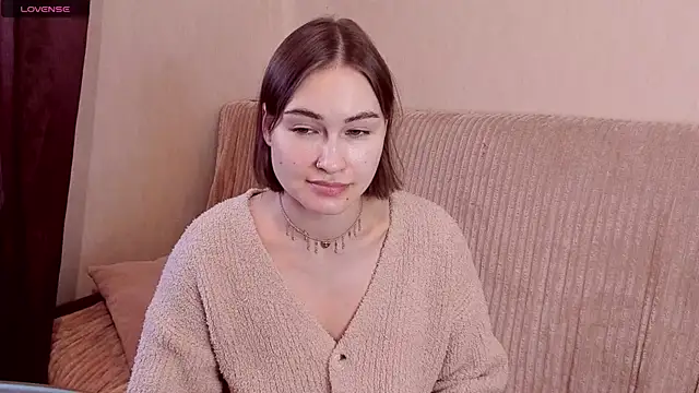 Snapshot of sleeeep_y chatting on November 15, 10:52 am sleeeep y online show from November 15, 10:52 am