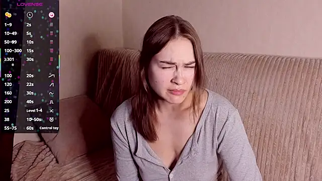 Snapshot of sleeeep_y chatting on October 21, 7:08 am sleeeep y online show from October 21, 7:08 am