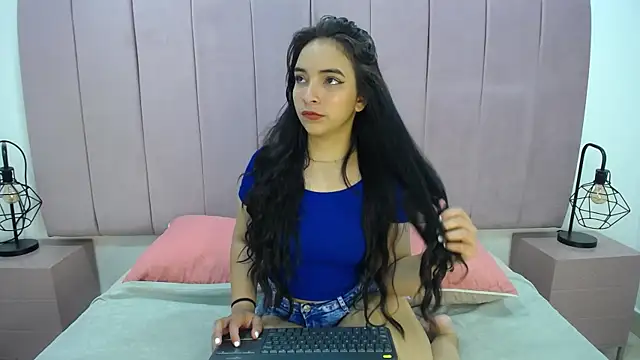 Nessa2905 online show from December 11, 8:18 pm