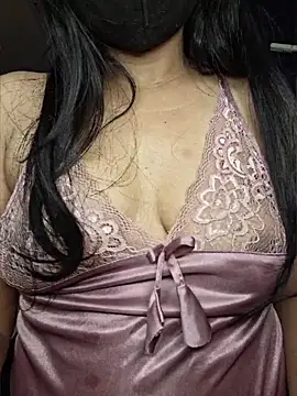Nisha027 online show from May 18, 12:44 am