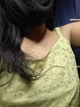 Snapshot of Nisha027 chatting on June 17, 12:32 am Nisha027 online show from June 17, 12:32 am