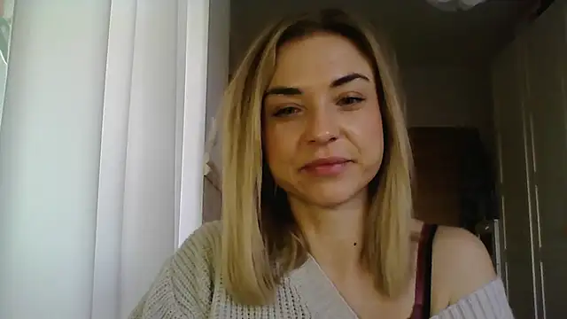 Snapshot of ashley_xlove chatting on February 5, 7:39 am ashley xlove online show from February 5, 7:39 am