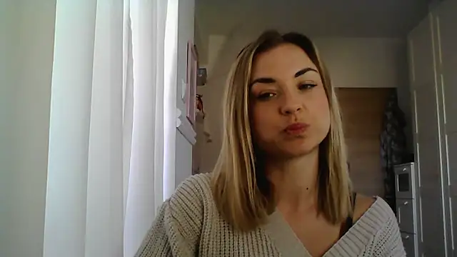 Snapshot of ashley_xlove chatting on March 10, 7:44 am ashley xlove online show from March 10, 7:44 am