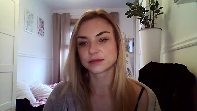 Snapshot of ashley_xlove chatting on December 15, 7:36 am ashley xlove online show from December 15, 7:36 am