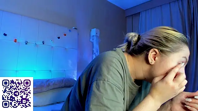 Debbie Taylor online show from November 5, 5:05 pm