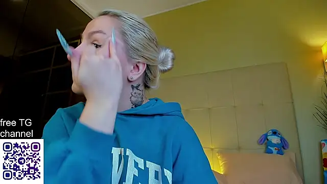 Debbie Taylor online show from January 10, 5:30 pm