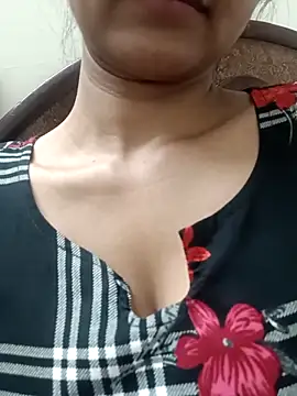 Snapshot of Rajni-Mehra chatting on March 9, 8:18 am Rajni-Mehra online show from March 9, 8:18 am