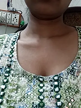 Snapshot of Rajni-Mehra chatting on March 22, 6:33 am Rajni-Mehra online show from March 22, 6:33 am