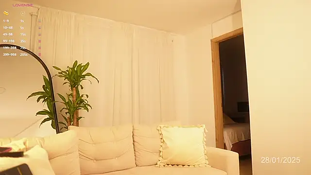 Snapshot of veronica_mendez1 chatting on January 28, 11:38 am veronica mendez1 online show from January 28, 11:38 am
