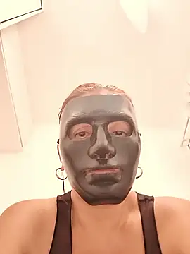 MideleyBranquis online show from September 11, 1:05 am