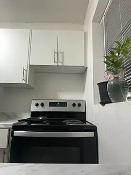 Snapshot of miamiworld chatting on November 12, 11:08 pm miamiworld online show from November 12, 11:08 pm