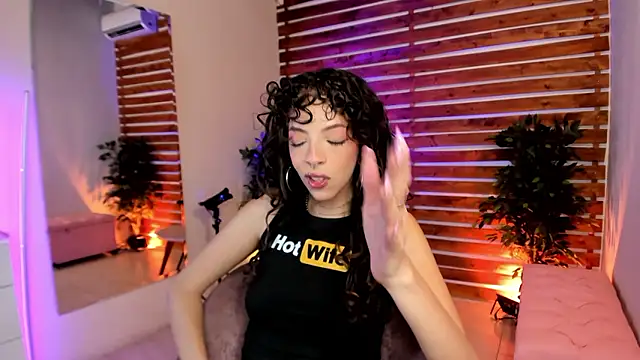 Sapphire Venuss online show from January 11, 2:07 am