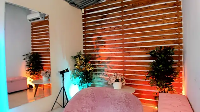 Sapphire Venuss online show from January 6, 1:42 am