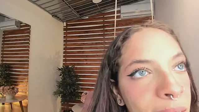 Snapshot of Sapphire_Venuss chatting on February 27, 1:41 am Sapphire Venuss online show from February 27, 1:41 am