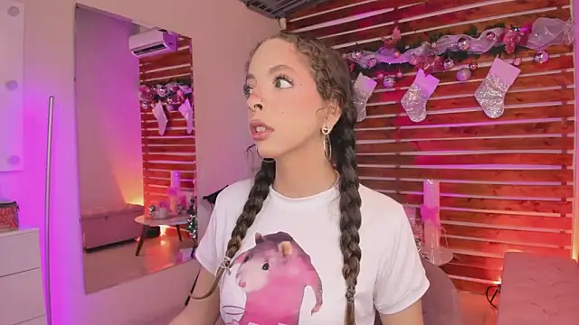 Sapphire Venuss online show from December 13, 11:55 pm