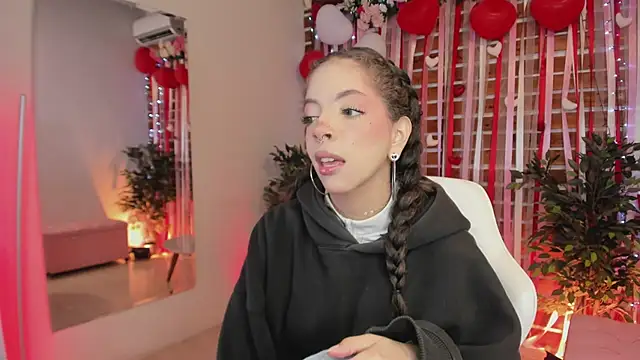 Sapphire Venuss online show from February 16, 12:42 am