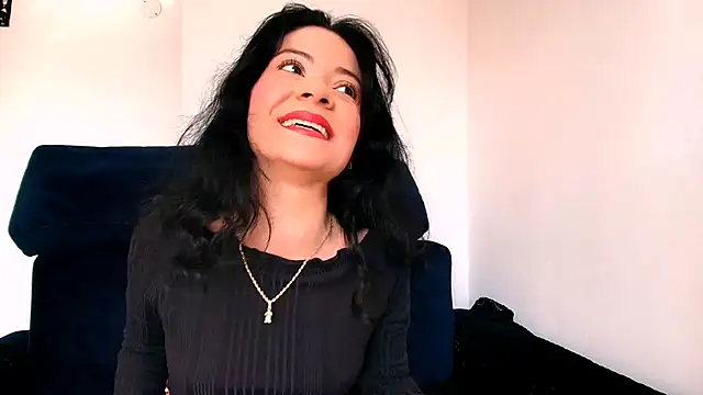 Snapshot of miabeautyxx chatting on April 22, 1:29 pm miabeautyxx online show from April 22, 1:29 pm