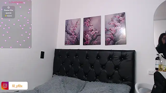 lily f00x online show from September 14, 12:05 pm