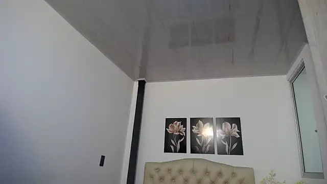 lily f00x online show from April 9, 12:33 pm