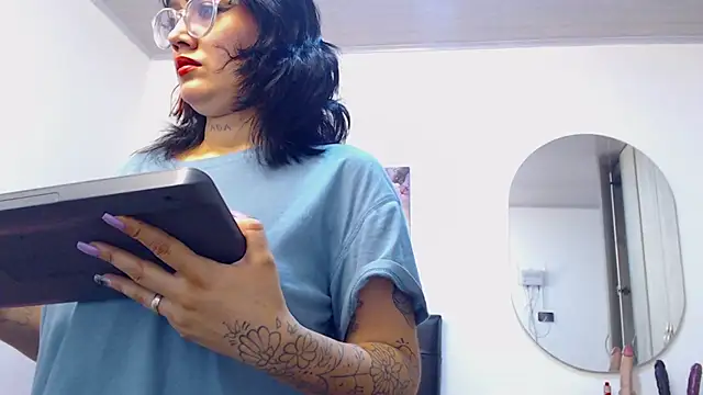 lily f00x online show from October 7, 12:39 pm
