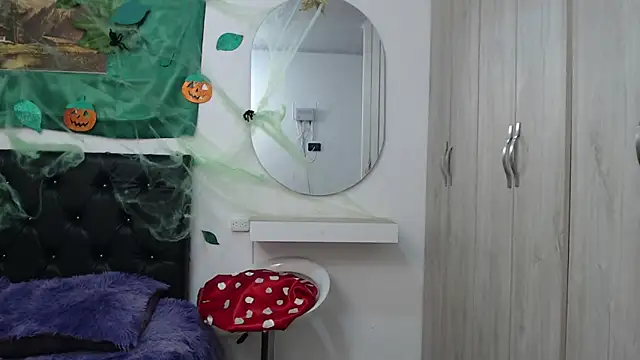 lily f00x online show from October 11, 12:33 am