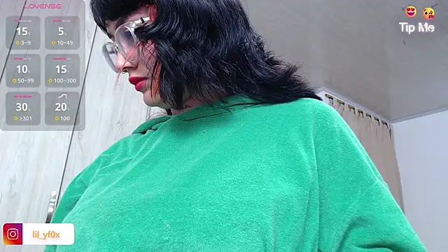 lily f00x online show from September 20, 12:43 pm