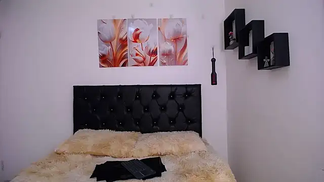 lily f00x online show from March 21, 7:35 pm