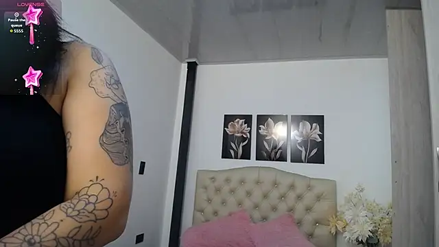 lily f00x online show from April 10, 12:34 pm