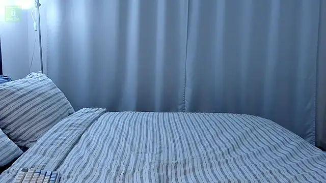 erika hoiree online show from February 17, 5:05 am